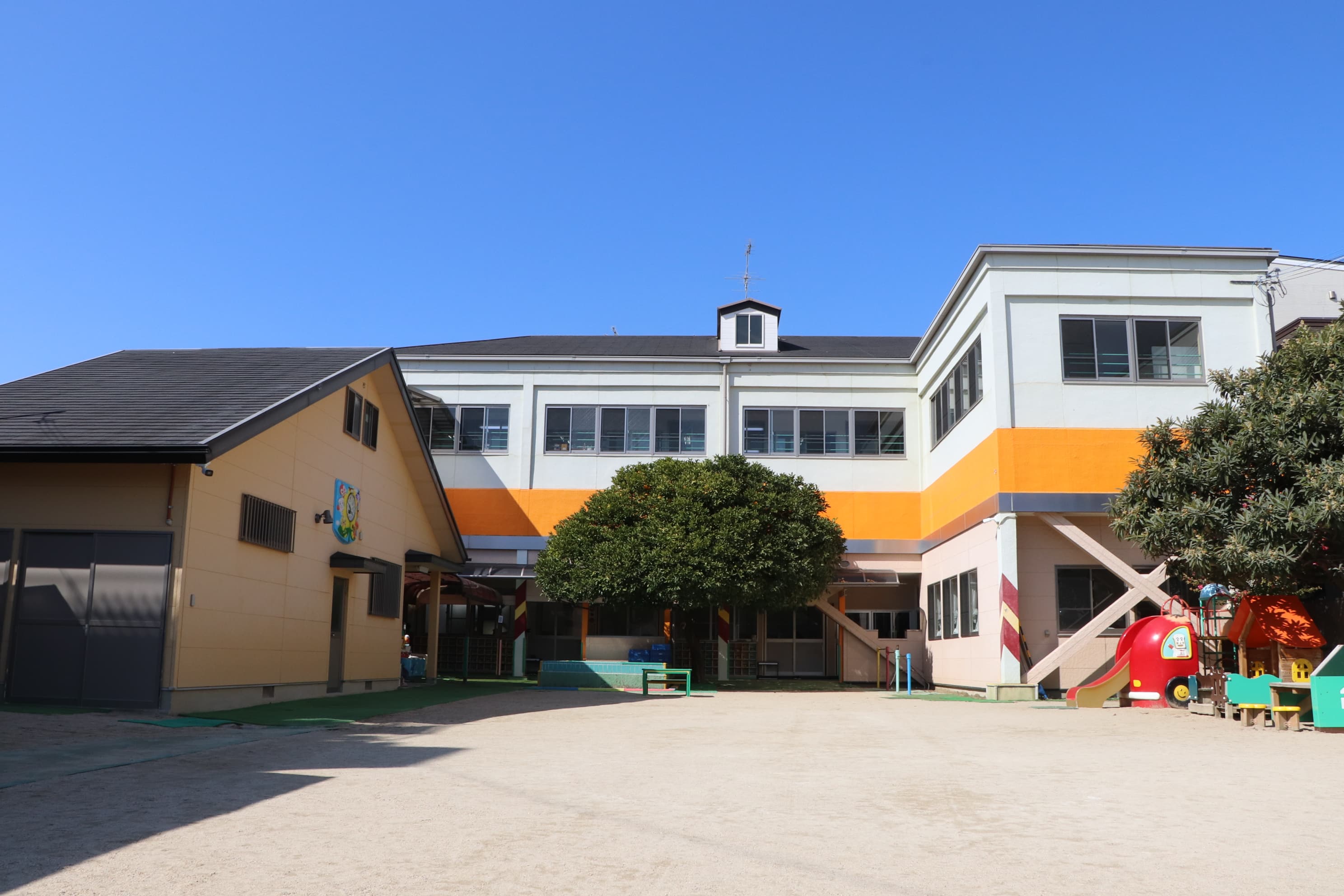 千寿幼稚園の園庭